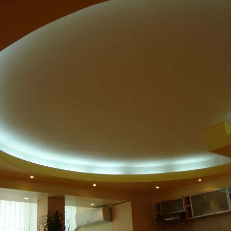 scafa cu luminile aprinse
